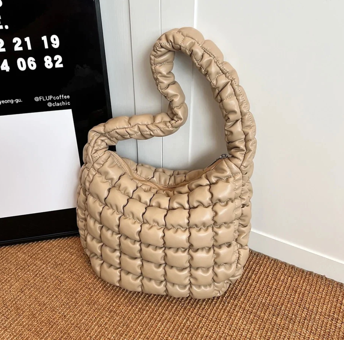 Flâner Hobo Bag