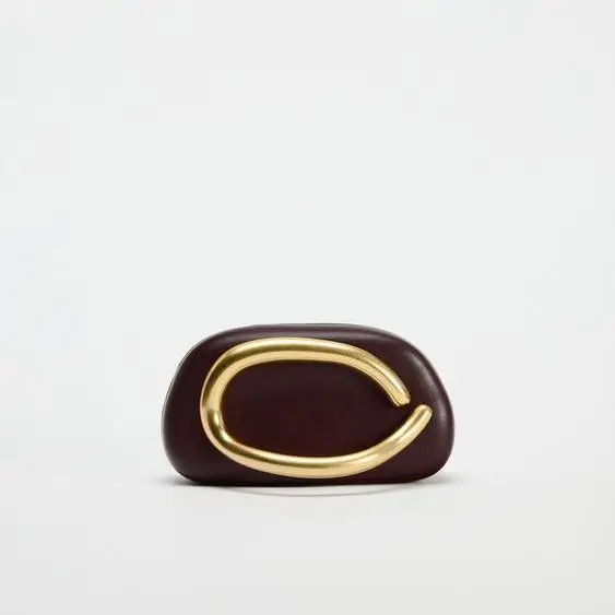 Nara Box clutch