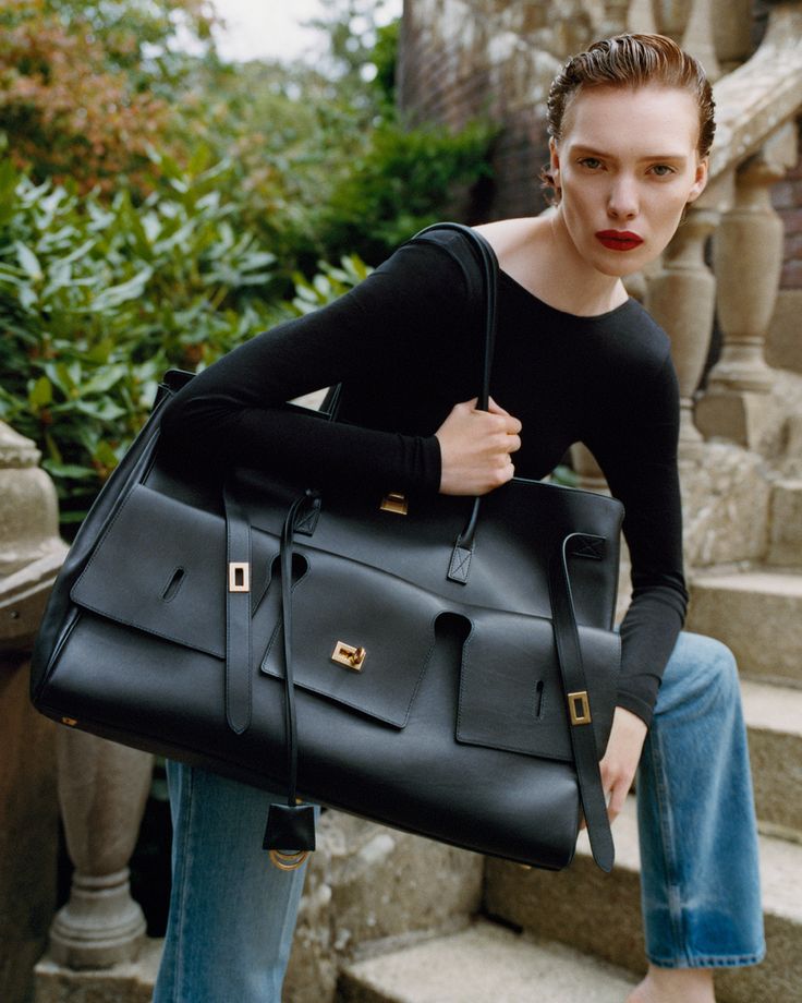 BALENCIAGA.jpg