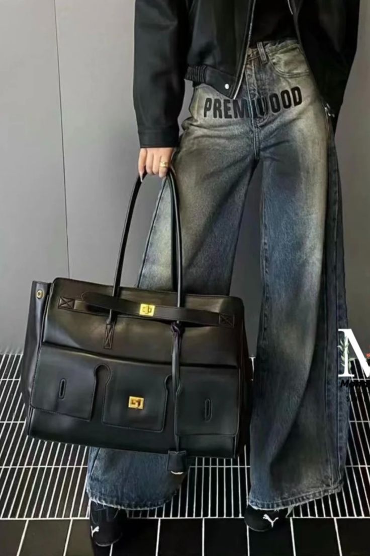 Okify_Balenciaga_Bel_Air_Medium_Carry_All_Bag_in_Black-Gold_Hardware_30x29x16cm.jpg